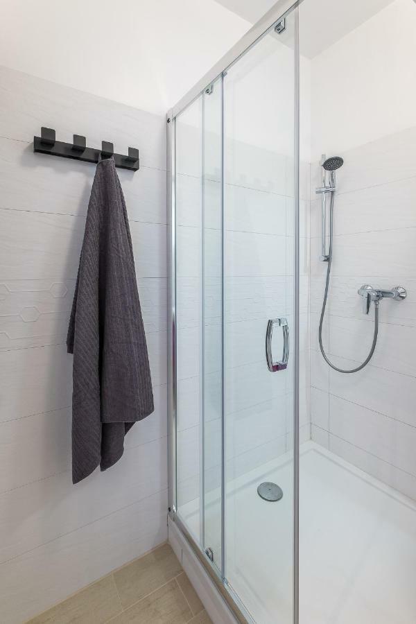 Raya Mansion Warsaw Apartment Ngoại thất bức ảnh